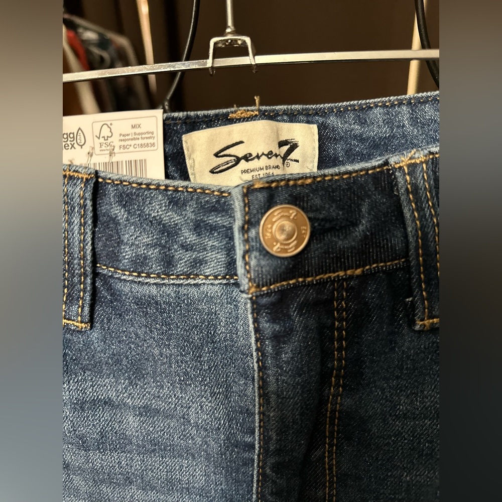 Seven7 90's Straight Jeans Size 4 NWT High Rise Medium Wash Denim - Picture 3 of 5